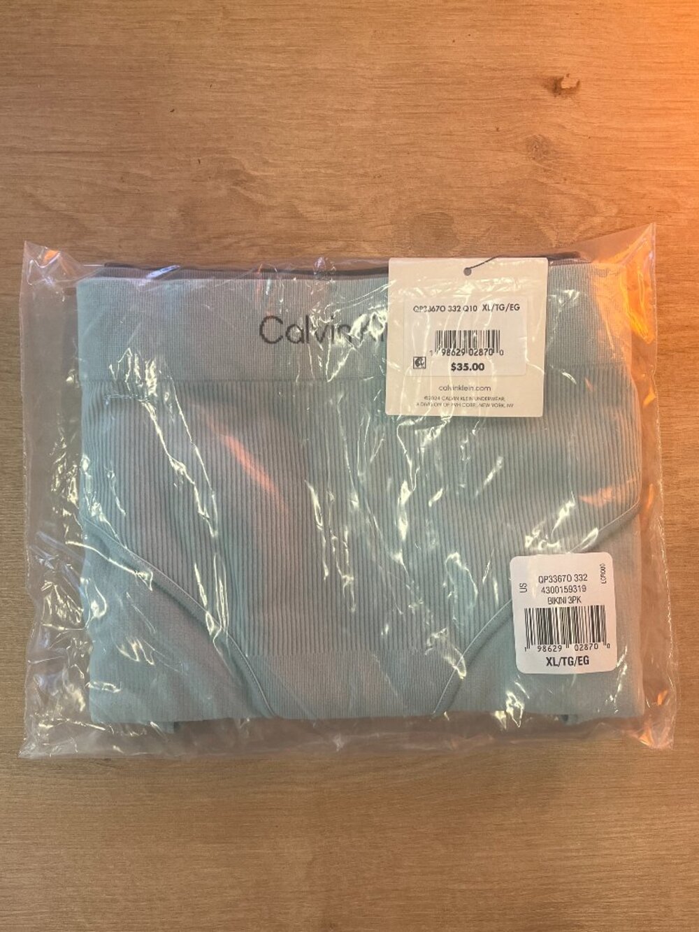 Calvin Klein bikinis 3 pieces